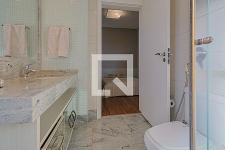 Apartamento à venda com 278m², 4 quartos e 4 vagasBanheiro da Suíte 4