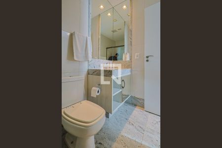 Apartamento à venda com 278m², 4 quartos e 4 vagasBanheiro da Suíte 3