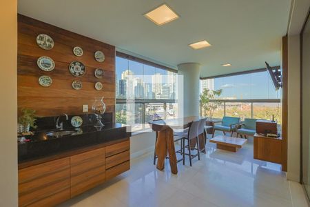 Apartamento à venda com 278m², 4 quartos e 4 vagasVaranda da Sala