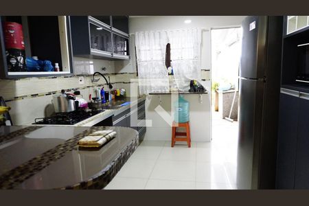Casa de condomínio à venda com 150m², 3 quartos e 1 vagaCozinha