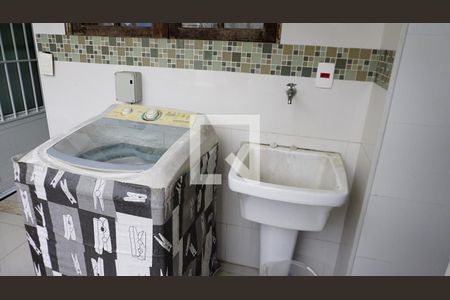 Casa de condomínio à venda com 150m², 3 quartos e 1 vagaLavanderia