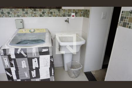 Casa de condomínio à venda com 150m², 3 quartos e 1 vagaLavanderia
