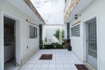 Casa para alugar com 230m², 2 quartos e 3 vagasQuintal