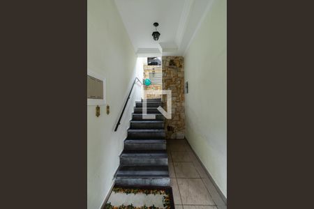 Casa para alugar com 230m², 2 quartos e 3 vagasEscada