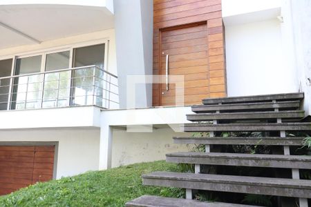 Casa à venda com 480m², 4 quartos e 4 vagasFachada detalhe