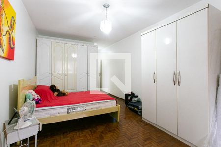 Casa à venda com 225m², 3 quartos e 2 vagasSuíte