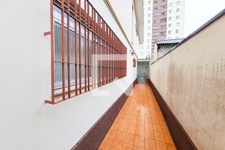 Casa à venda com 225m², 3 quartos e 2 vagasCorredor Externo