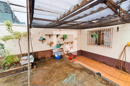 Casa à venda com 225m², 3 quartos e 2 vagasQuintal