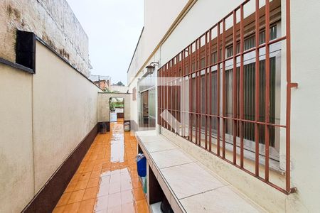 Casa à venda com 225m², 3 quartos e 2 vagasCorredor Externo