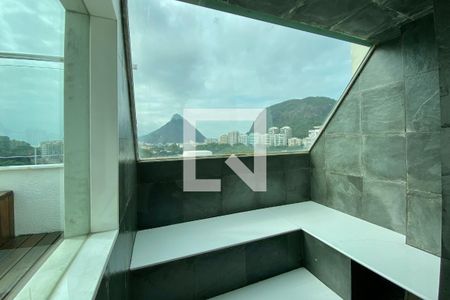 Apartamento à venda com 280m², 3 quartos e 2 vagas Apartamento à venda com 280m², 3 quartos e 2 vagasSauna