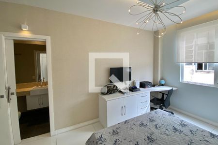 Apartamento à venda com 280m², 3 quartos e 2 vagas Apartamento à venda com 280m², 3 quartos e 2 vagasQuarto 2 - Suite