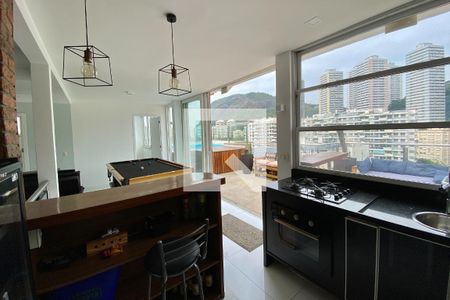 Apartamento à venda com 280m², 3 quartos e 2 vagas Apartamento à venda com 280m², 3 quartos e 2 vagas2º piso