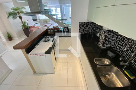 Apartamento à venda com 280m², 3 quartos e 2 vagas Apartamento à venda com 280m², 3 quartos e 2 vagasCozinha