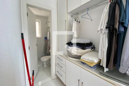 Apartamento à venda com 280m², 3 quartos e 2 vagas Apartamento à venda com 280m², 3 quartos e 2 vagasQuarto de Serviço