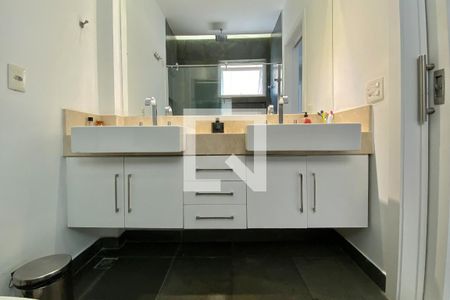 Apartamento à venda com 280m², 3 quartos e 2 vagas Apartamento à venda com 280m², 3 quartos e 2 vagasQuarto 1 - Suite