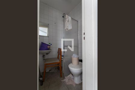 Apartamento à venda com 185m², 4 quartos e 2 vagas Apartamento à venda com 185m², 4 quartos e 2 vagasBanheiro  de Serviço