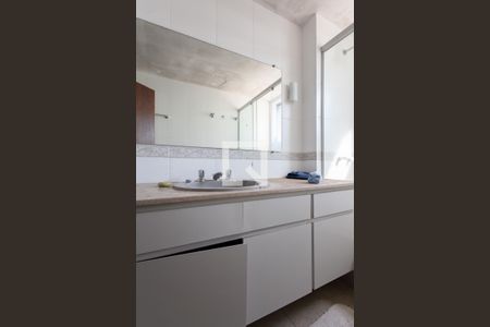 Apartamento à venda com 185m², 4 quartos e 2 vagas Apartamento à venda com 185m², 4 quartos e 2 vagasBanheiro da Suíte