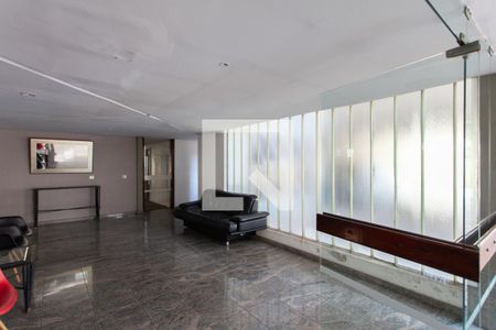 Apartamento à venda com 185m², 4 quartos e 2 vagas Apartamento à venda com 185m², 4 quartos e 2 vagasHall de entrada