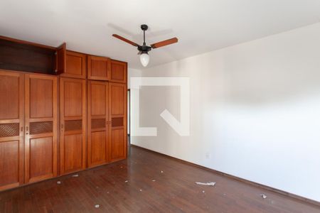 Apartamento à venda com 185m², 4 quartos e 2 vagas Apartamento à venda com 185m², 4 quartos e 2 vagasSuíte
