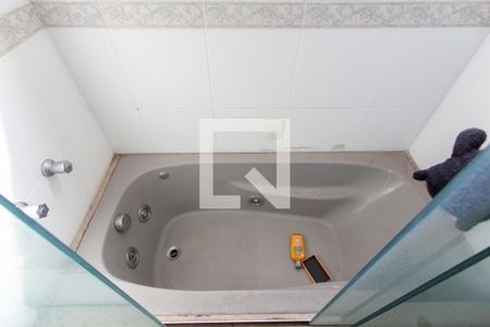 Apartamento à venda com 185m², 4 quartos e 2 vagas Apartamento à venda com 185m², 4 quartos e 2 vagasBanheiro da Suíte