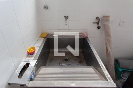 Apartamento à venda com 185m², 4 quartos e 2 vagas Apartamento à venda com 185m², 4 quartos e 2 vagasÁrea de Serviço