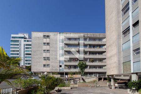 Apartamento à venda com 185m², 4 quartos e 2 vagas Apartamento à venda com 185m², 4 quartos e 2 vagasFachada