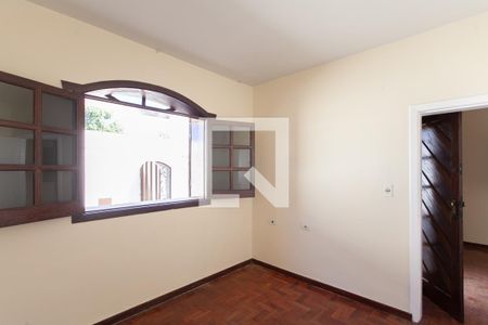Casa à venda com 216m², 4 quartos e 2 vagasQuarto 1
