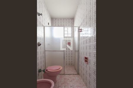 Casa à venda com 216m², 4 quartos e 2 vagasBanheiro da Suíte 1