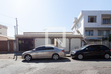 Casa à venda com 216m², 4 quartos e 2 vagasFachada