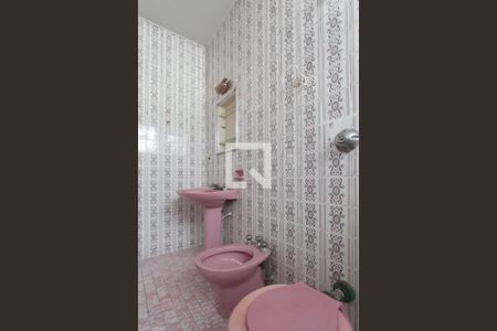 Casa à venda com 216m², 4 quartos e 2 vagasBanheiro da Suíte 1