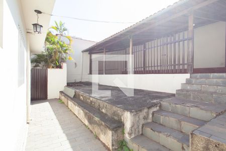 Casa à venda com 216m², 4 quartos e 2 vagasQuintal