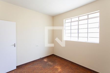 Casa à venda com 216m², 4 quartos e 2 vagasQuarto 2