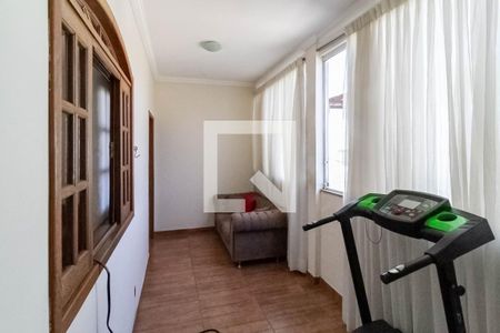 Casa à venda com 135m², 3 quartos e 2 vagas Casa à venda com 135m², 3 quartos e 2 vagasVaranda