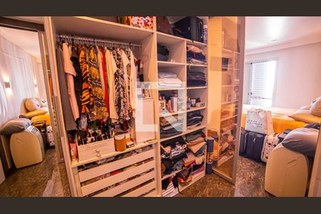 Apartamento à venda com 82m², 3 quartos e 2 vagasCloset da suíte