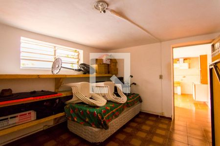 Casa à venda com 300m², 3 quartos e 5 vagas Casa à venda com 300m², 3 quartos e 5 vagasDepósito