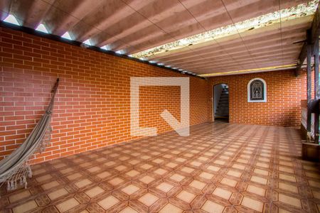 Casa à venda com 300m², 3 quartos e 5 vagas Casa à venda com 300m², 3 quartos e 5 vagasTerraço