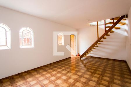 Casa à venda com 300m², 3 quartos e 5 vagas Casa à venda com 300m², 3 quartos e 5 vagasÁrea comum