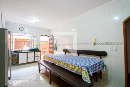 Casa à venda com 300m², 3 quartos e 5 vagas Casa à venda com 300m², 3 quartos e 5 vagasCozinha