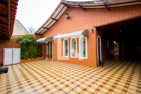 Casa à venda com 300m², 3 quartos e 5 vagas Casa à venda com 300m², 3 quartos e 5 vagasÁrea externa