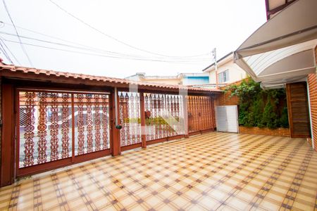 Casa à venda com 300m², 3 quartos e 5 vagas Casa à venda com 300m², 3 quartos e 5 vagasÁrea externa