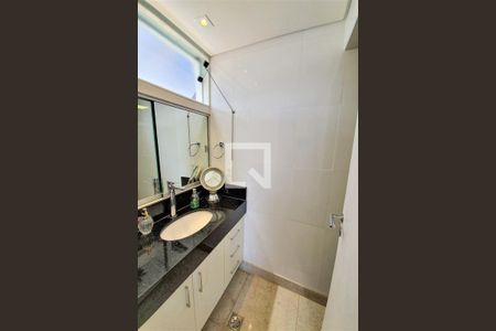 Apartamento à venda com 202m², 3 quartos e 3 vagas Apartamento à venda com 202m², 3 quartos e 3 vagasBanheiro