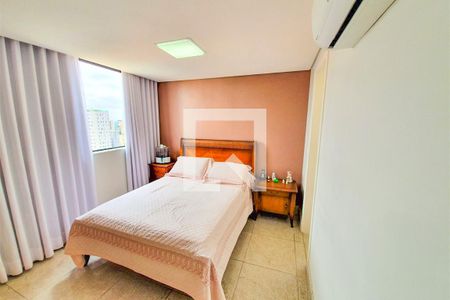 Apartamento à venda com 202m², 3 quartos e 3 vagas Apartamento à venda com 202m², 3 quartos e 3 vagasQuarto