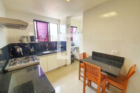 Apartamento à venda com 202m², 3 quartos e 3 vagas Apartamento à venda com 202m², 3 quartos e 3 vagasCozinha