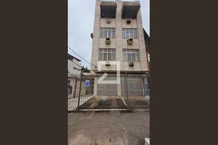 Casa à venda com 160m², 3 quartos e 4 vagas Casa à venda com 160m², 3 quartos e 4 vagasFachada