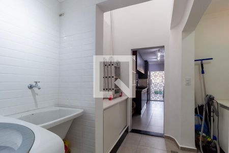 Casa à venda com 174m², 3 quartos e 2 vagas Casa à venda com 174m², 3 quartos e 2 vagasÁrea de Serviço