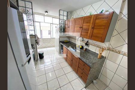 Apartamento à venda com 75m², 2 quartos e 1 vaga Apartamento à venda com 75m², 2 quartos e 1 vagaCozinha