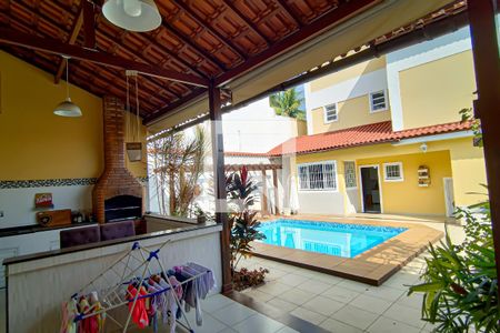 Casa à venda com 450m², 5 quartos e 2 vagas Casa à venda com 450m², 5 quartos e 2 vagasarea de lazer