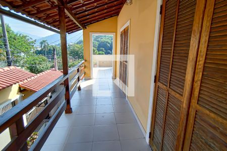 Casa à venda com 450m², 5 quartos e 2 vagas Casa à venda com 450m², 5 quartos e 2 vagasvaranda quartos