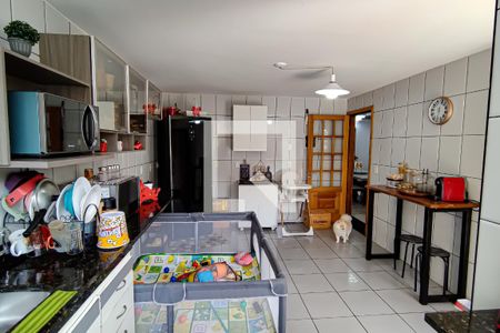 Casa à venda com 450m², 5 quartos e 2 vagas Casa à venda com 450m², 5 quartos e 2 vagascozinha