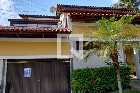 Casa à venda com 450m², 5 quartos e 2 vagas Casa à venda com 450m², 5 quartos e 2 vagasplaquinha